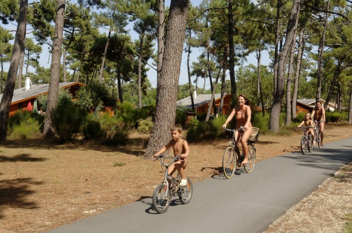 Nudisten lager Video von Euronat France [Naturism Online]