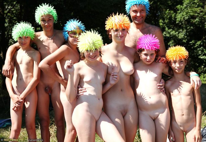 Familien picknick Nudisten auf Natur video [Naturism Online]